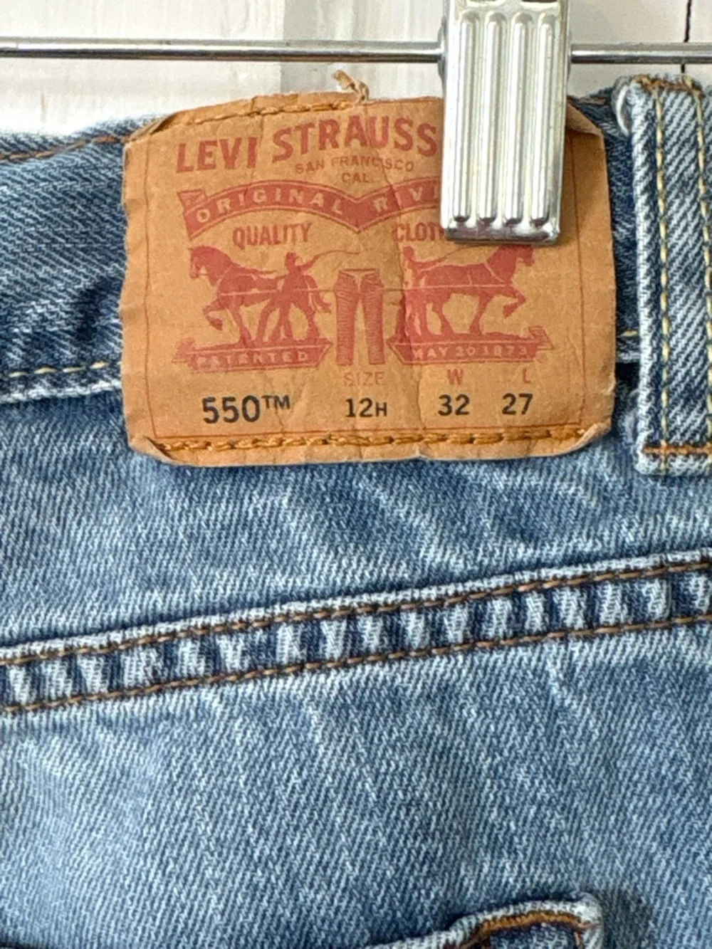 Levis relaxed light